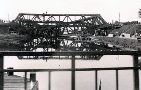 Één van de, over het Wilhelminakanaal, opgeblazen bruggen